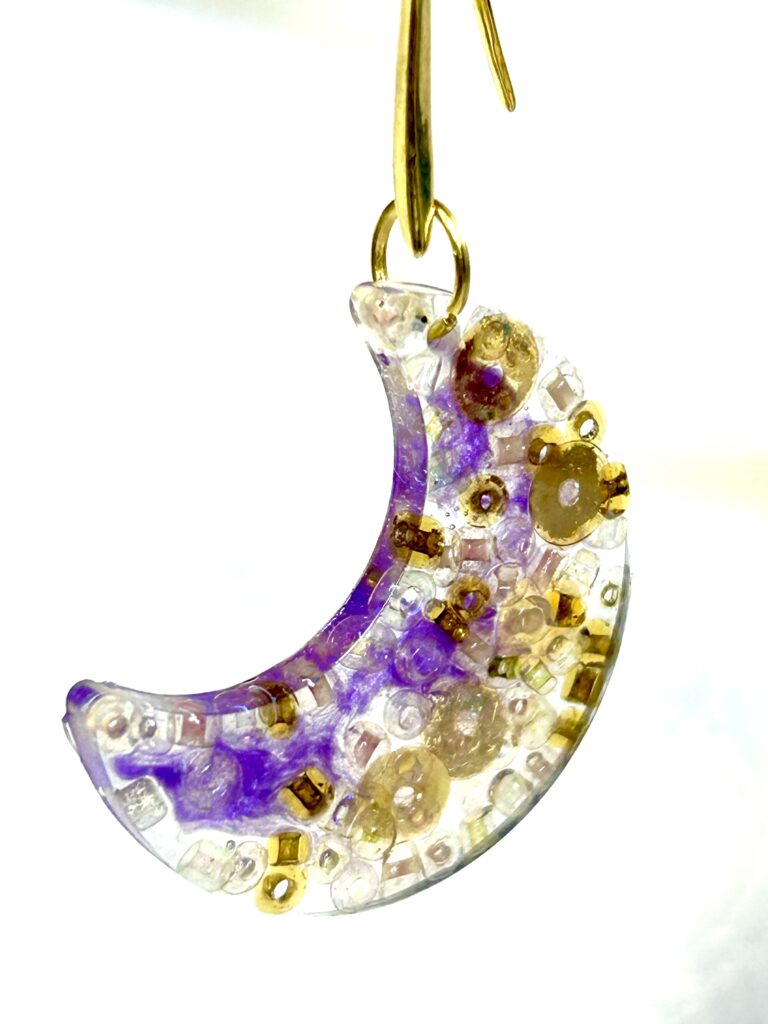UV resin crafting