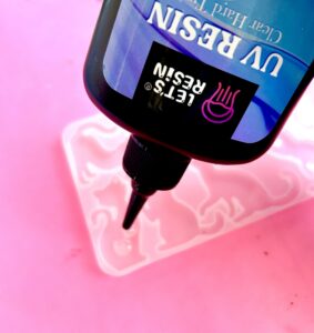 pour resin in thin layers