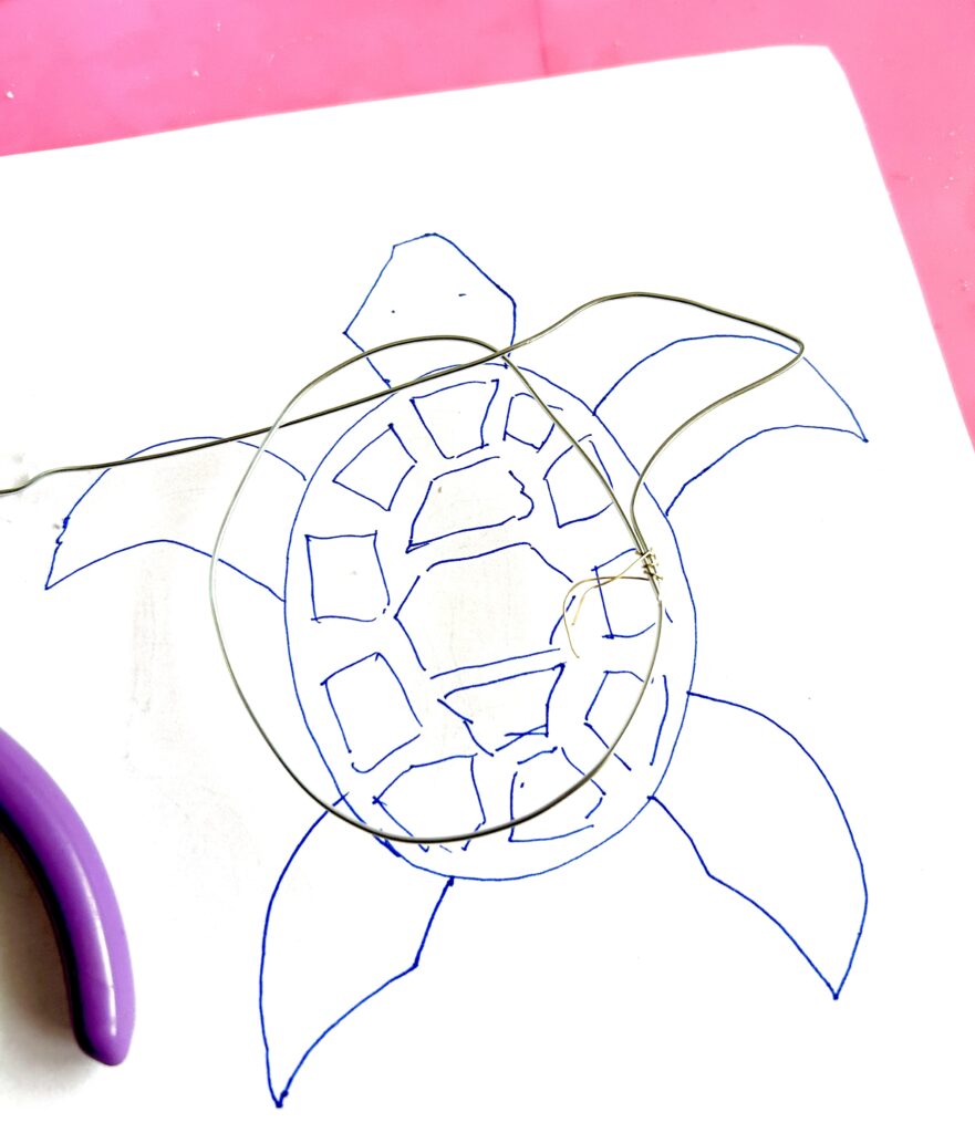 making a turtle suncatcher