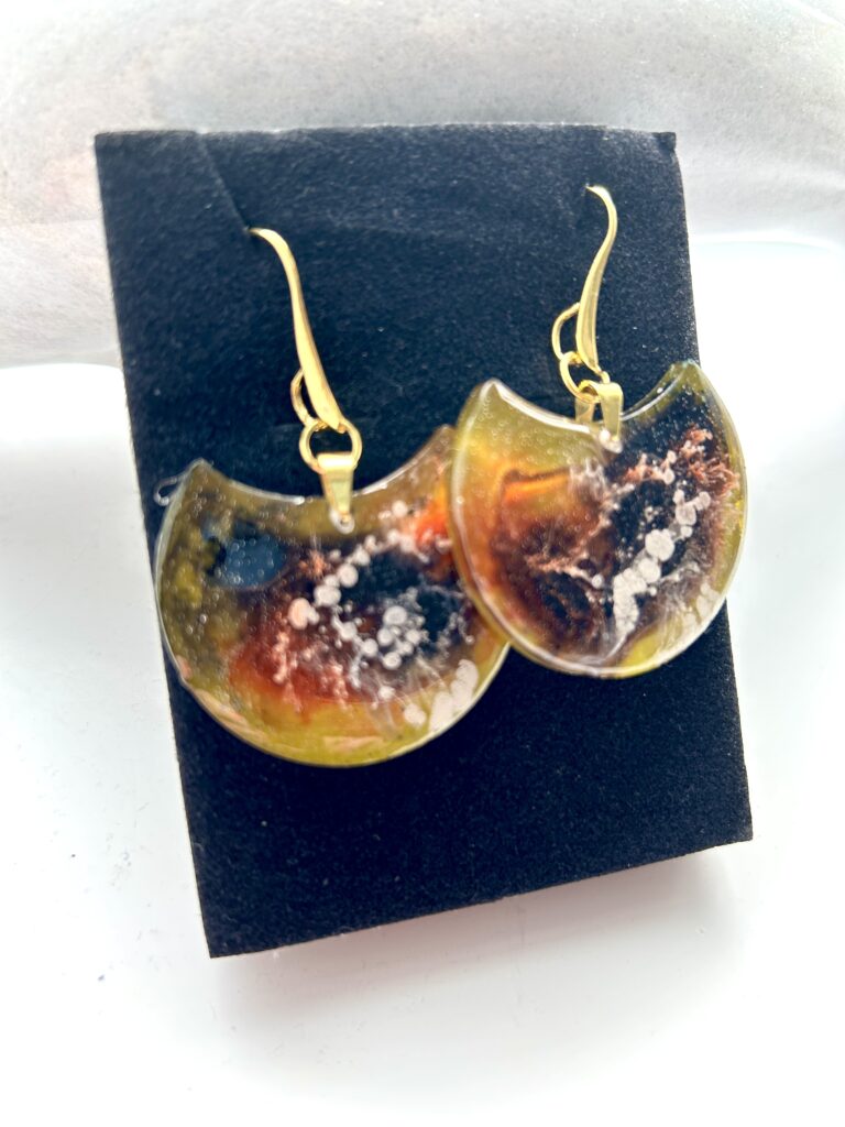 what resin do I need for jewellery making